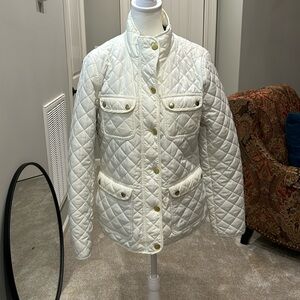🎄Womens quilted jacket. Crown & Ivy off white with gold accents.  Size Small